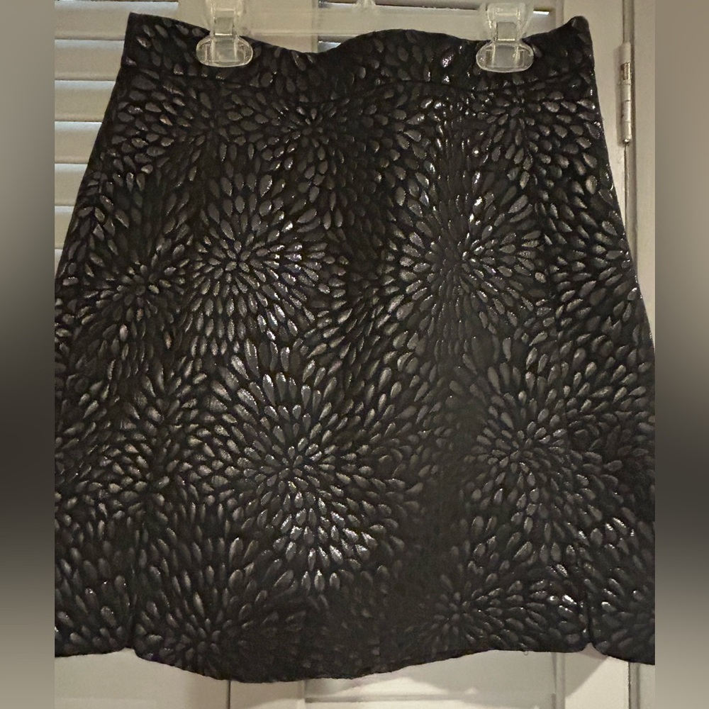 Loft petite skirt, super cute design size 4P